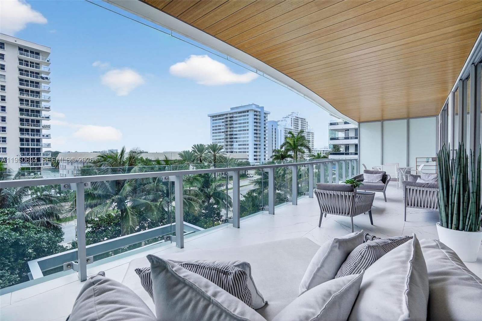 A11950694 — Miami Beach — 3