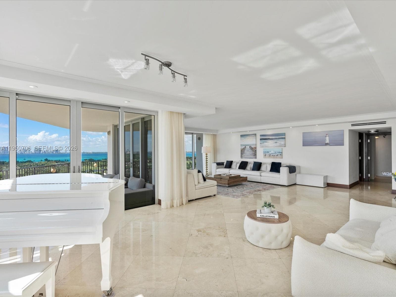 A11950706 — Miami Beach