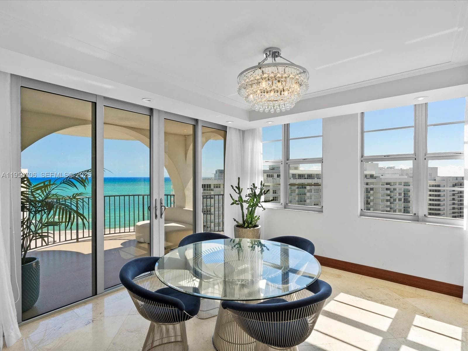 A11950706 — Miami Beach — 24