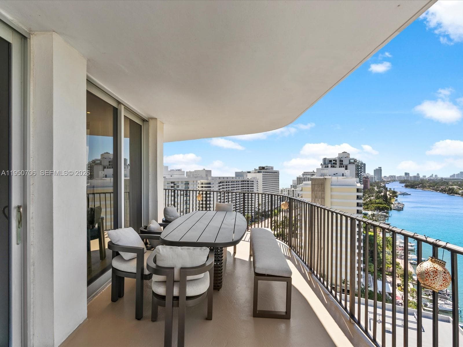 A11950706 — Miami Beach — 14