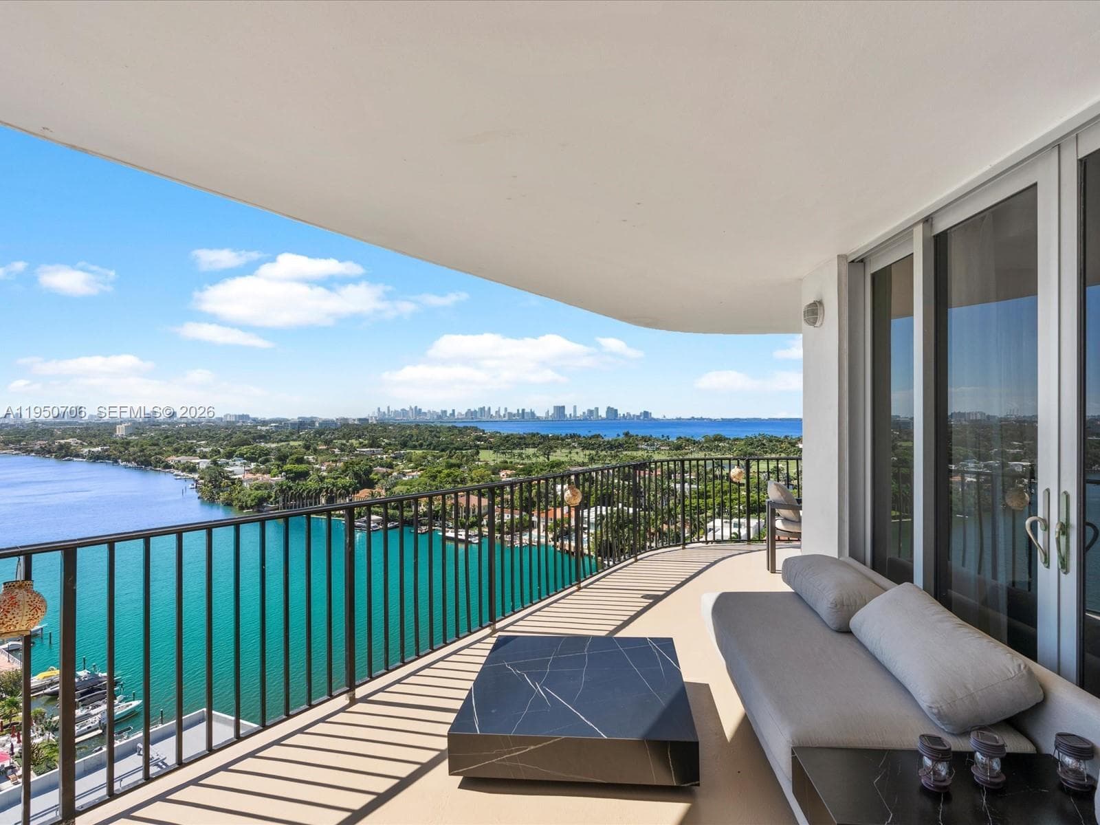A11950706 — Miami Beach — 15