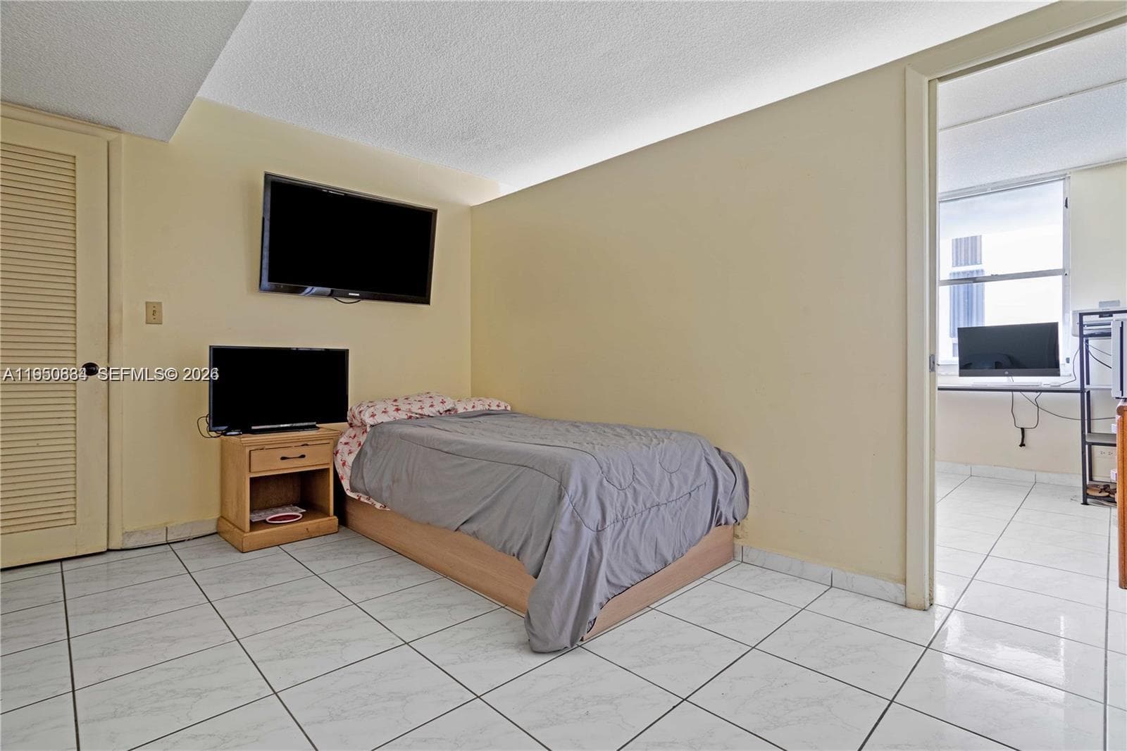 A11950834 — Miami Beach — 13