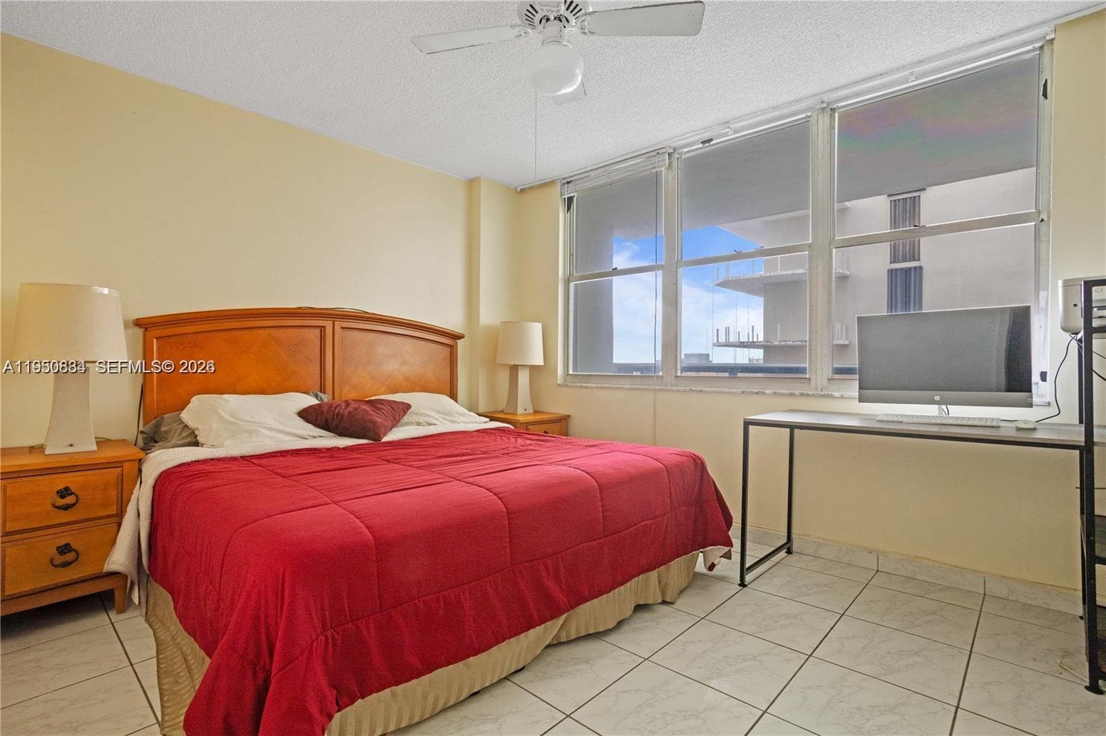 A11950834 — Miami Beach — 11