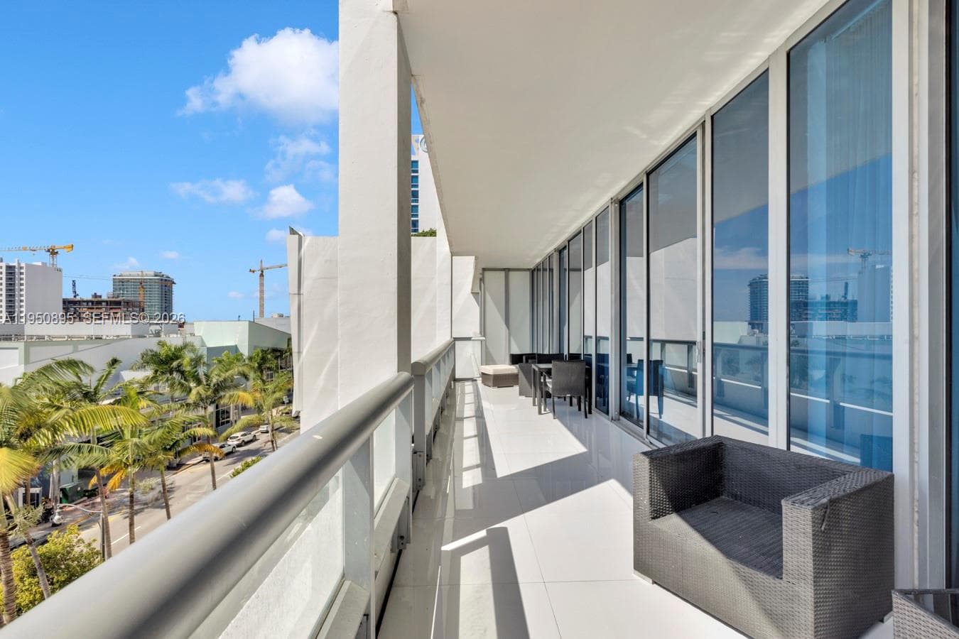 A11950895 — Miami Beach — 9