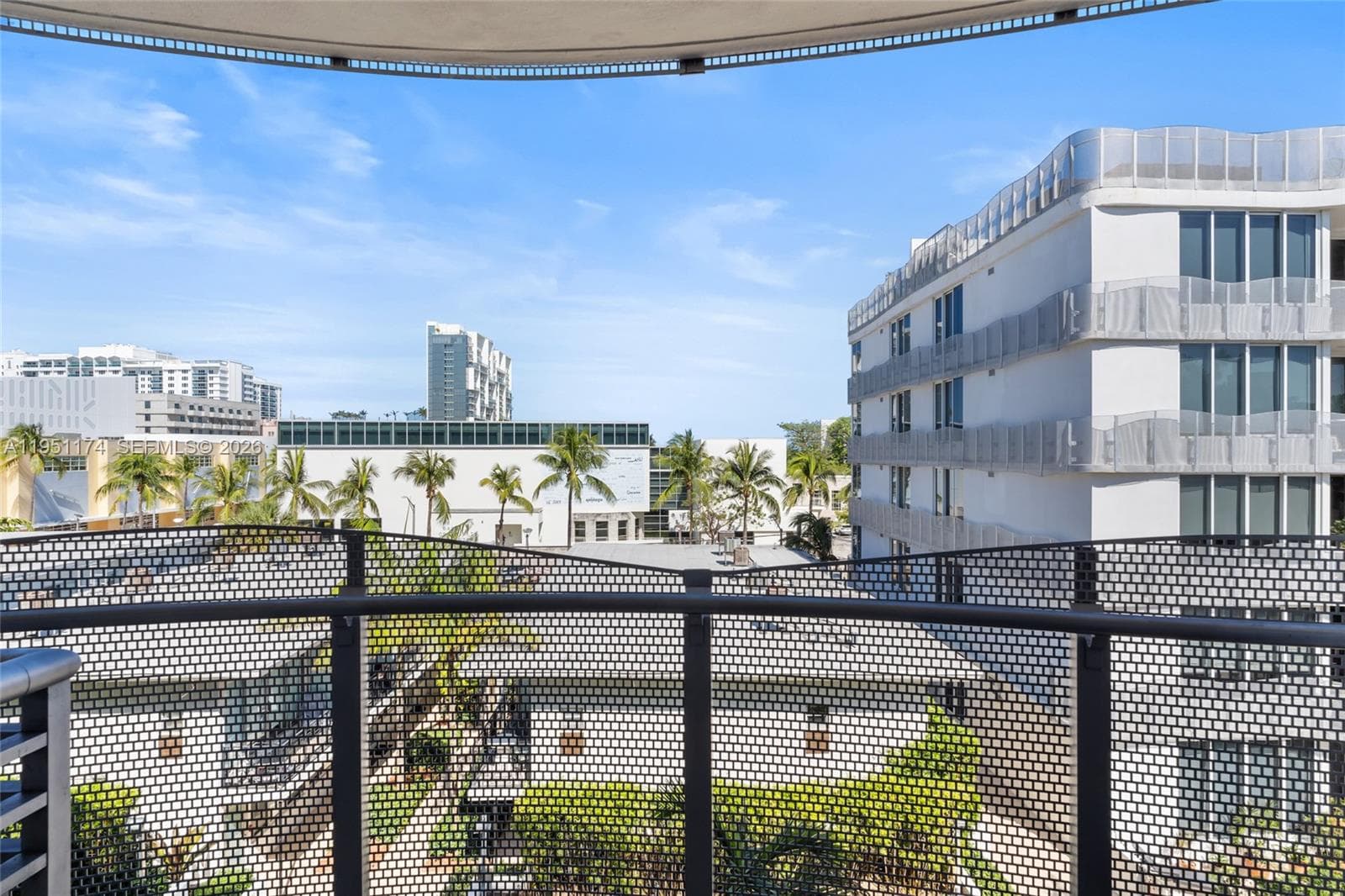 A11951174 — Miami Beach — 15