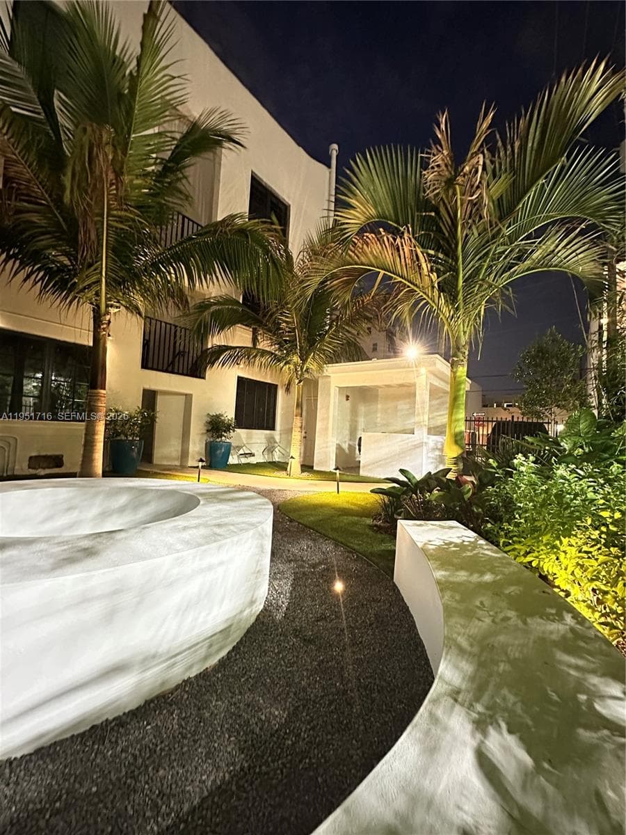 A11951716 — Miami Beach — 6