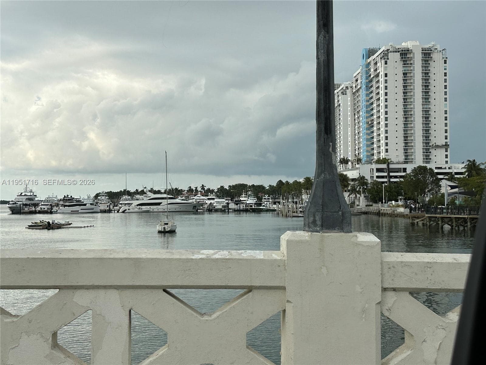 A11951716 — Miami Beach — 12