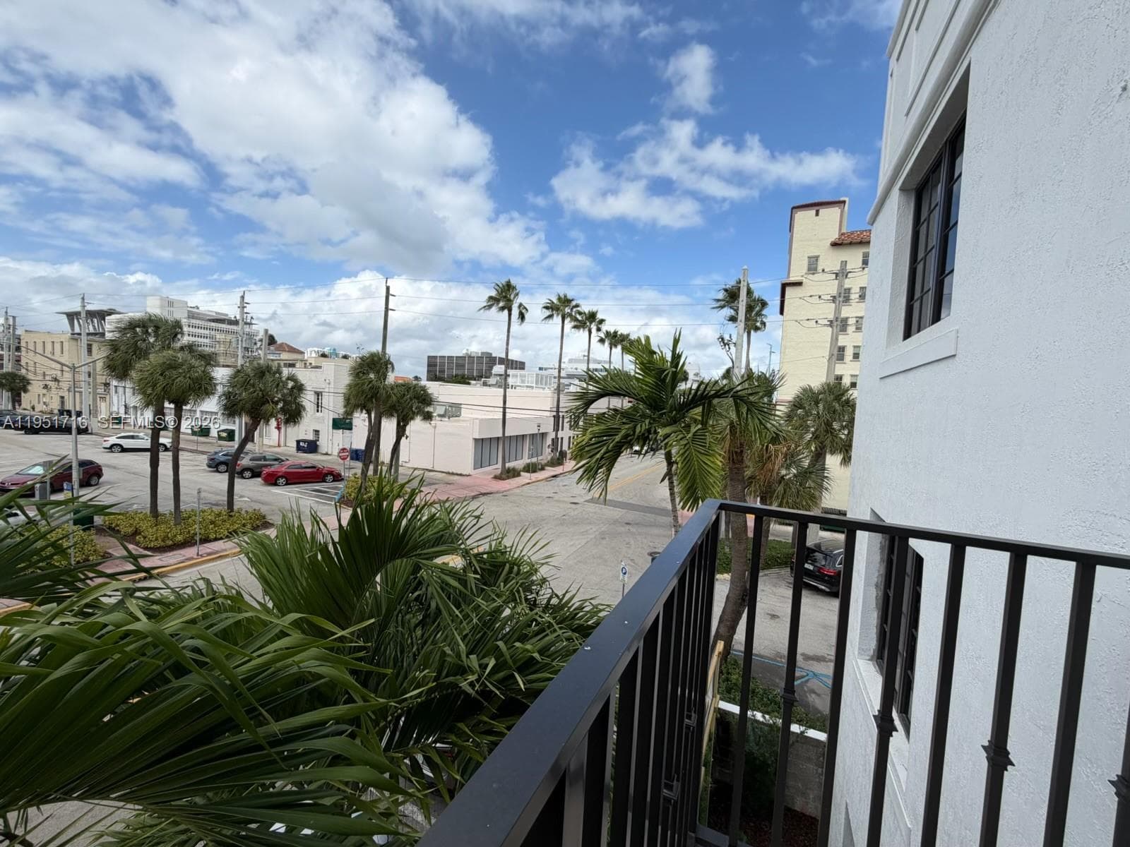 A11951716 — Miami Beach — 3