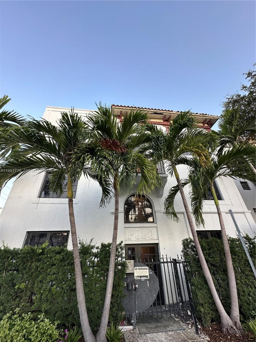 A11951716 — Miami Beach — 8