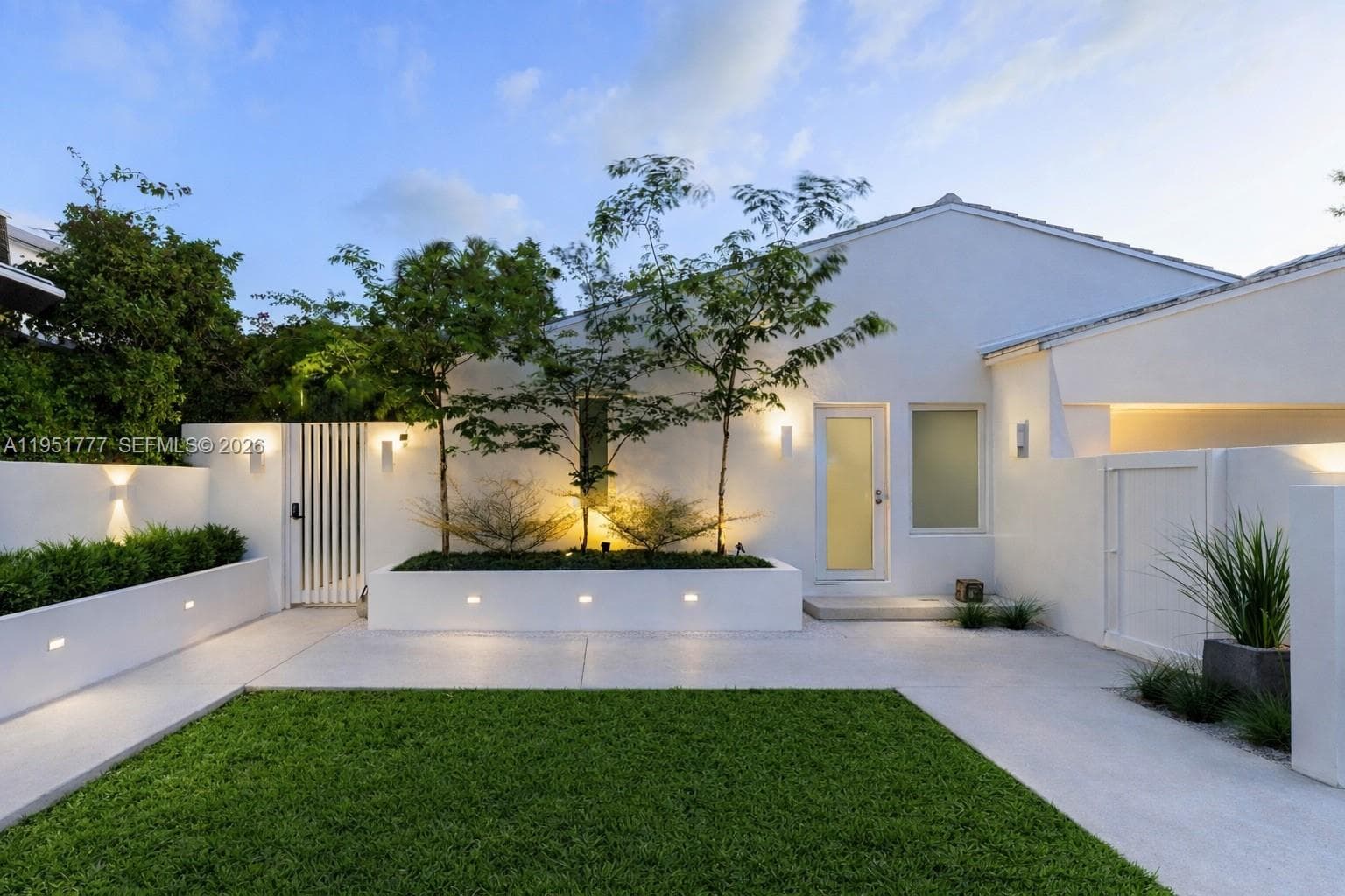 A11951777 — Miami Beach — 19