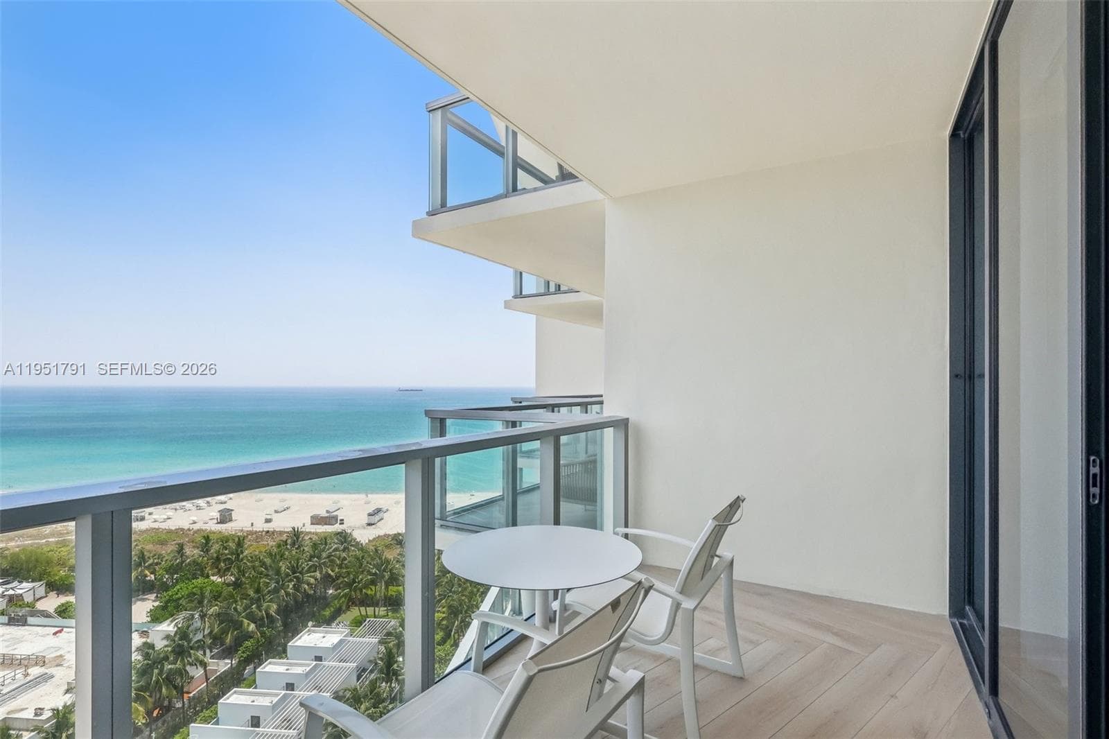 A11951791 — Miami Beach — 33