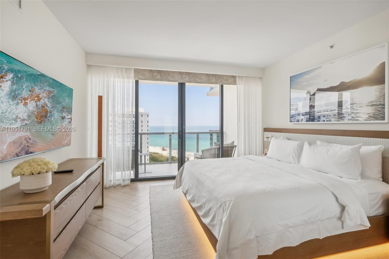 A11951791 — Miami Beach — 18