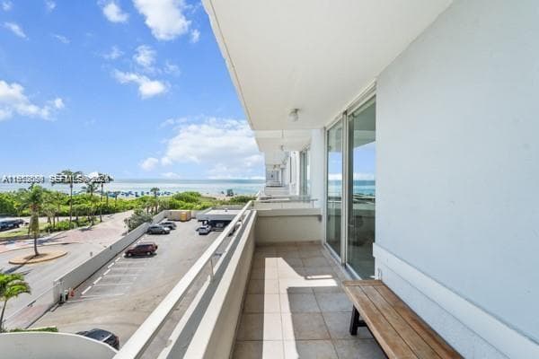 A11952080 — Miami Beach — 13