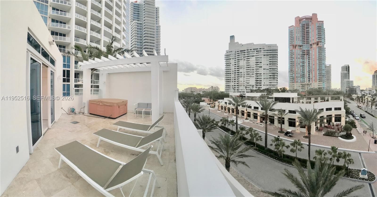 A11952516 — Miami Beach — 22