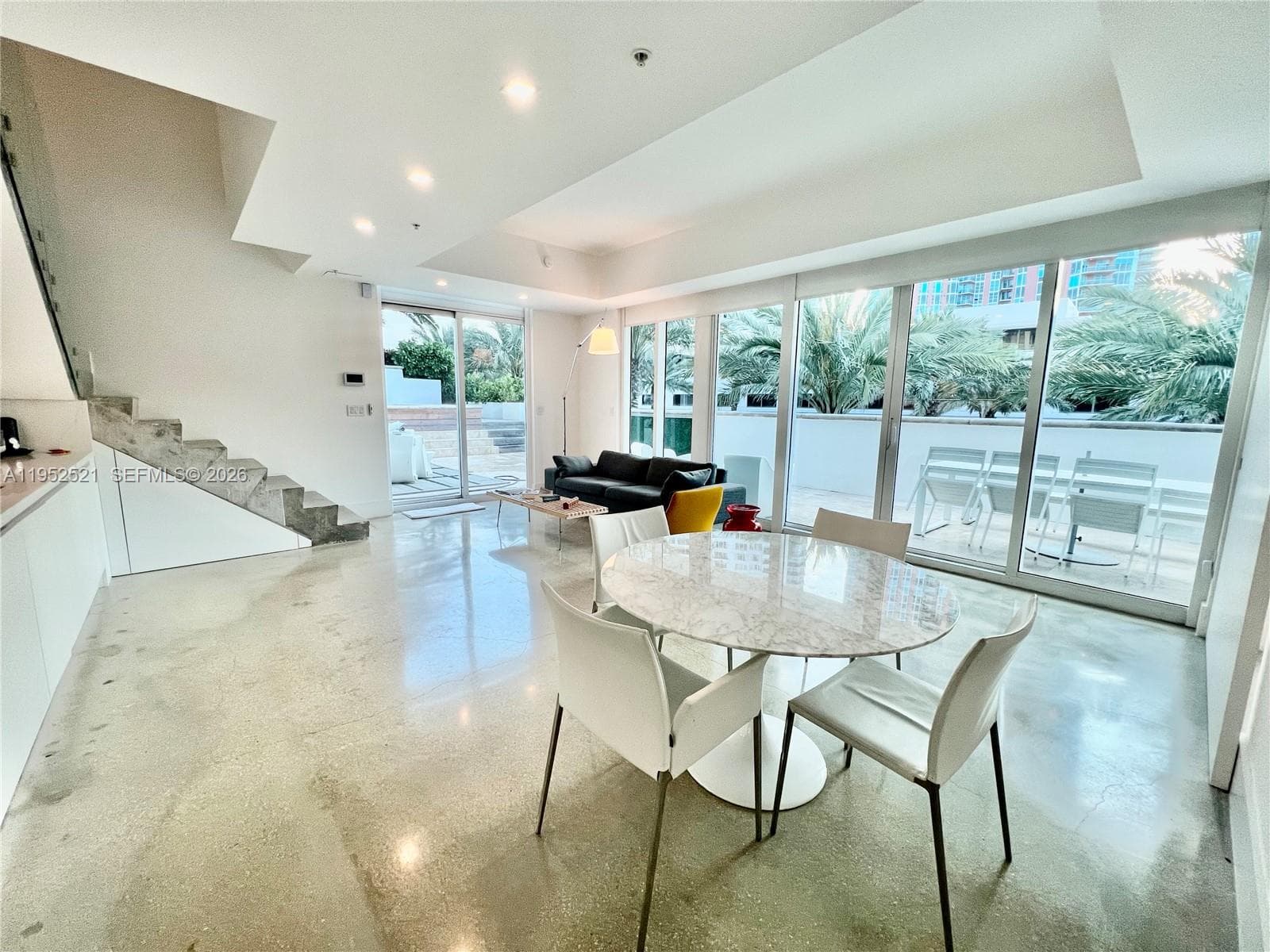 A11952521 — Miami Beach — 12