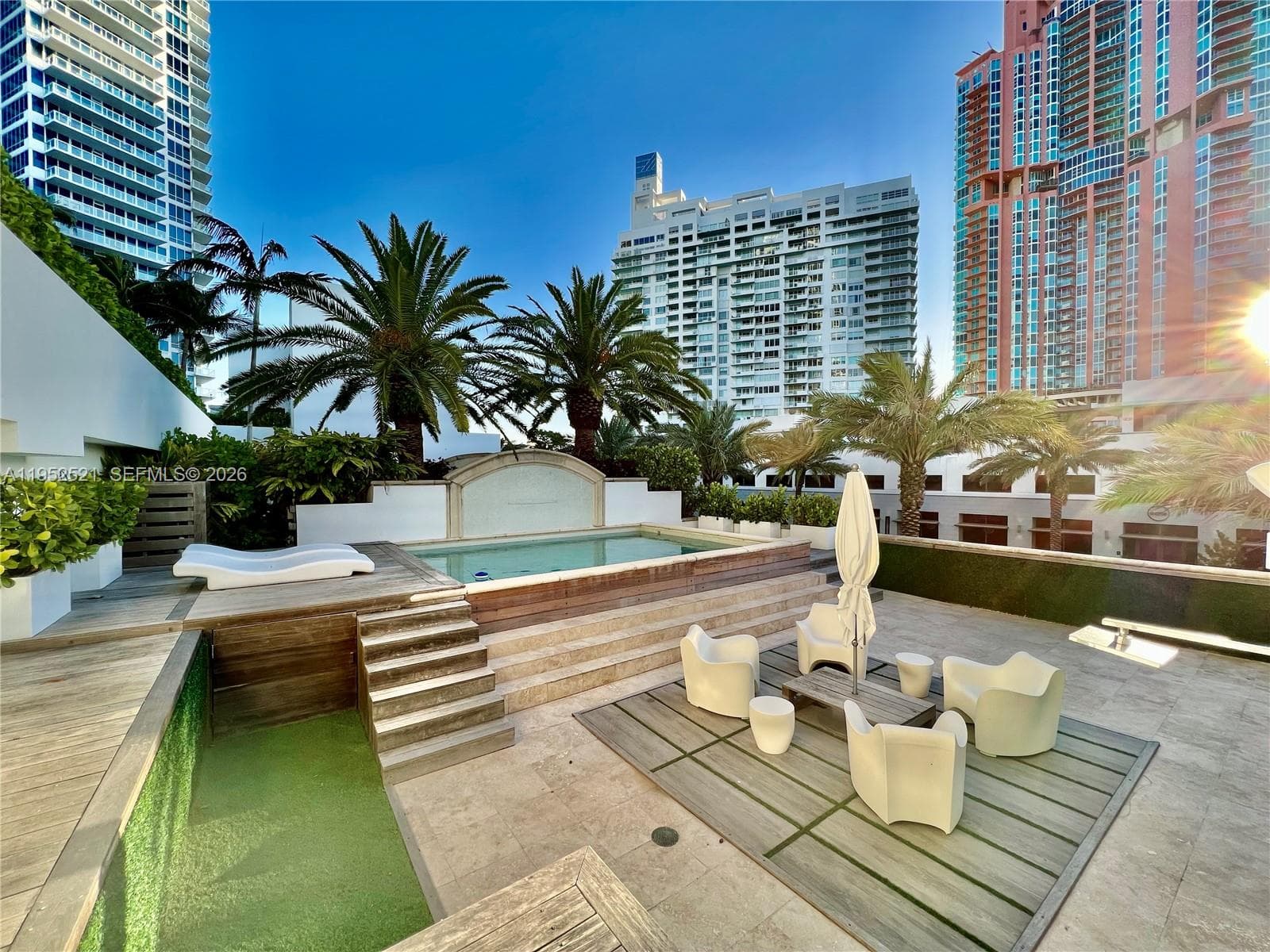 A11952521 — Miami Beach