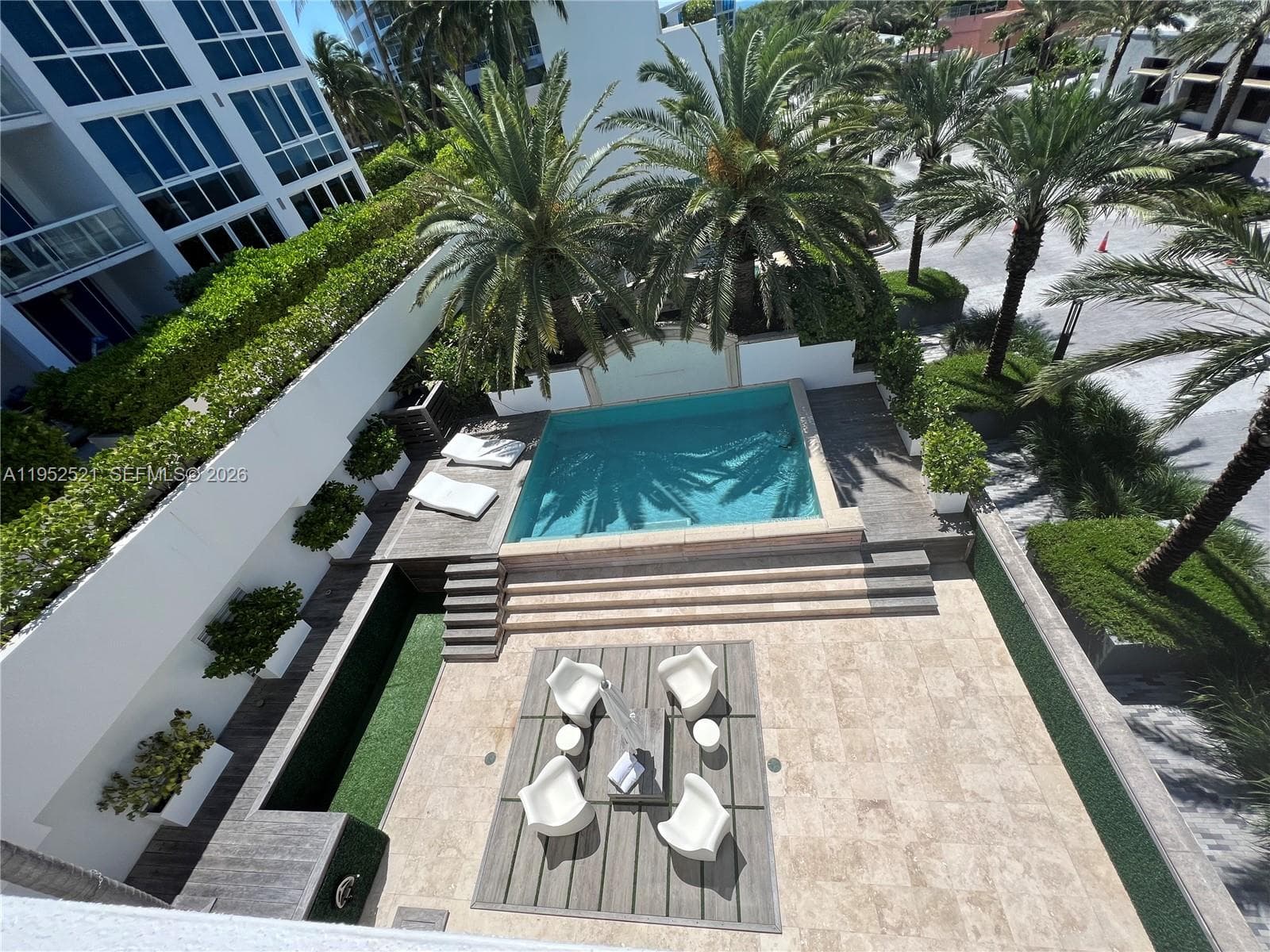 A11952521 — Miami Beach — 28