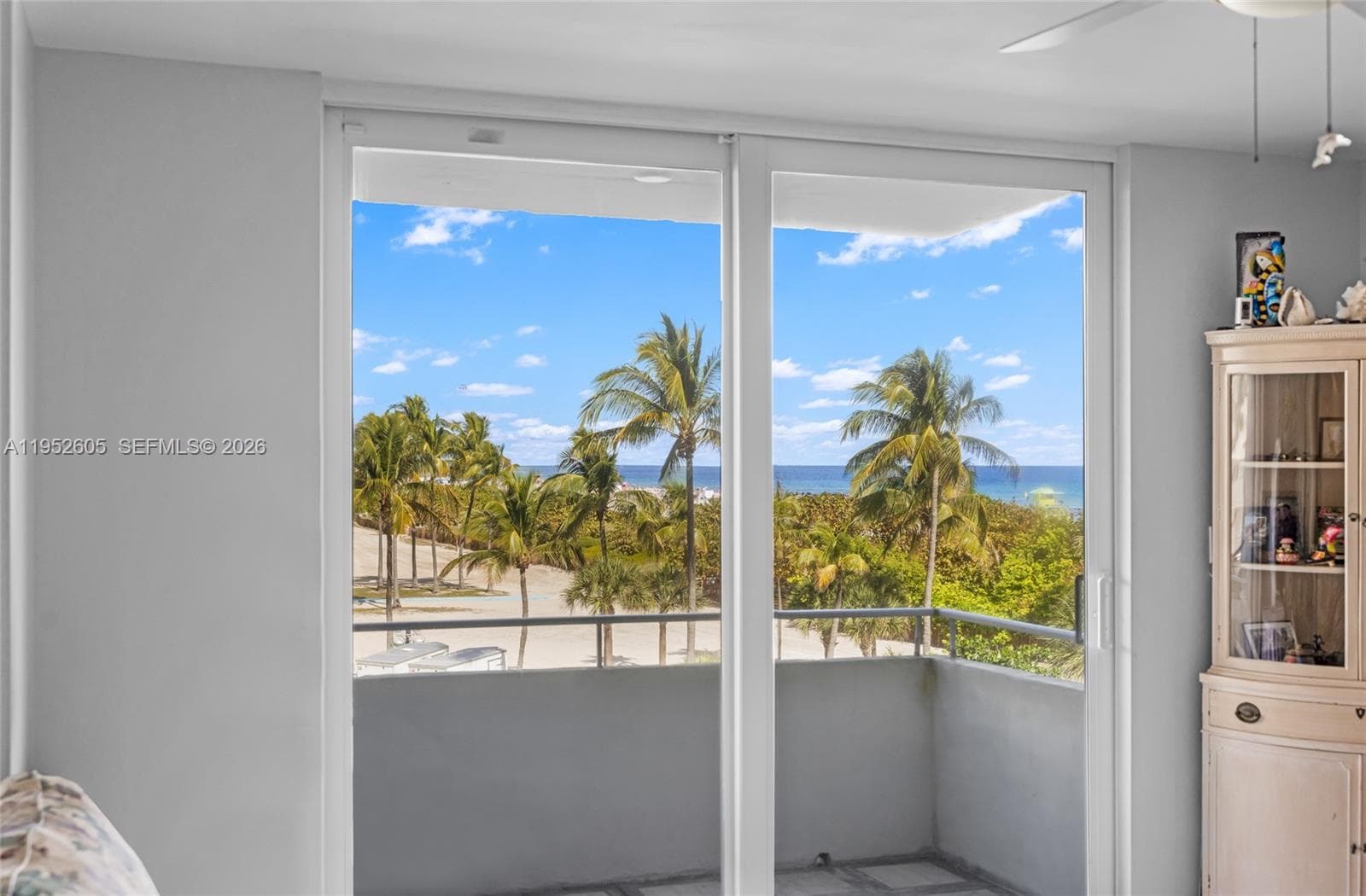 A11952605 — Miami Beach — 2