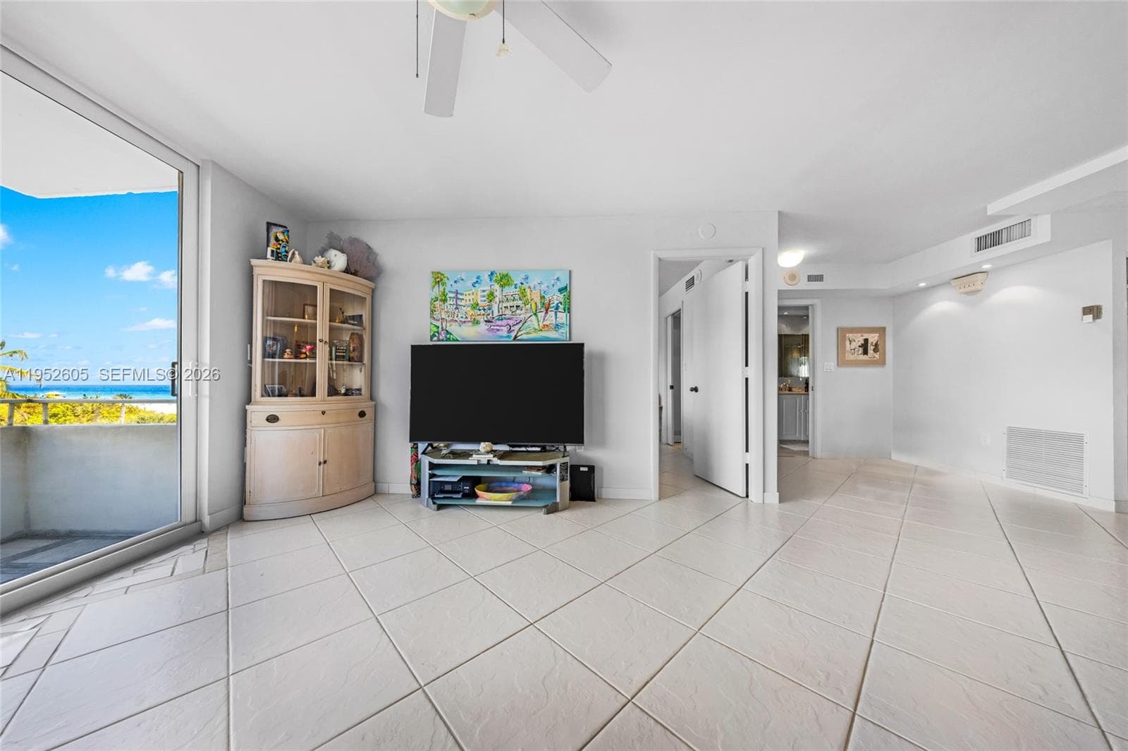 A11952605 — Miami Beach — 11