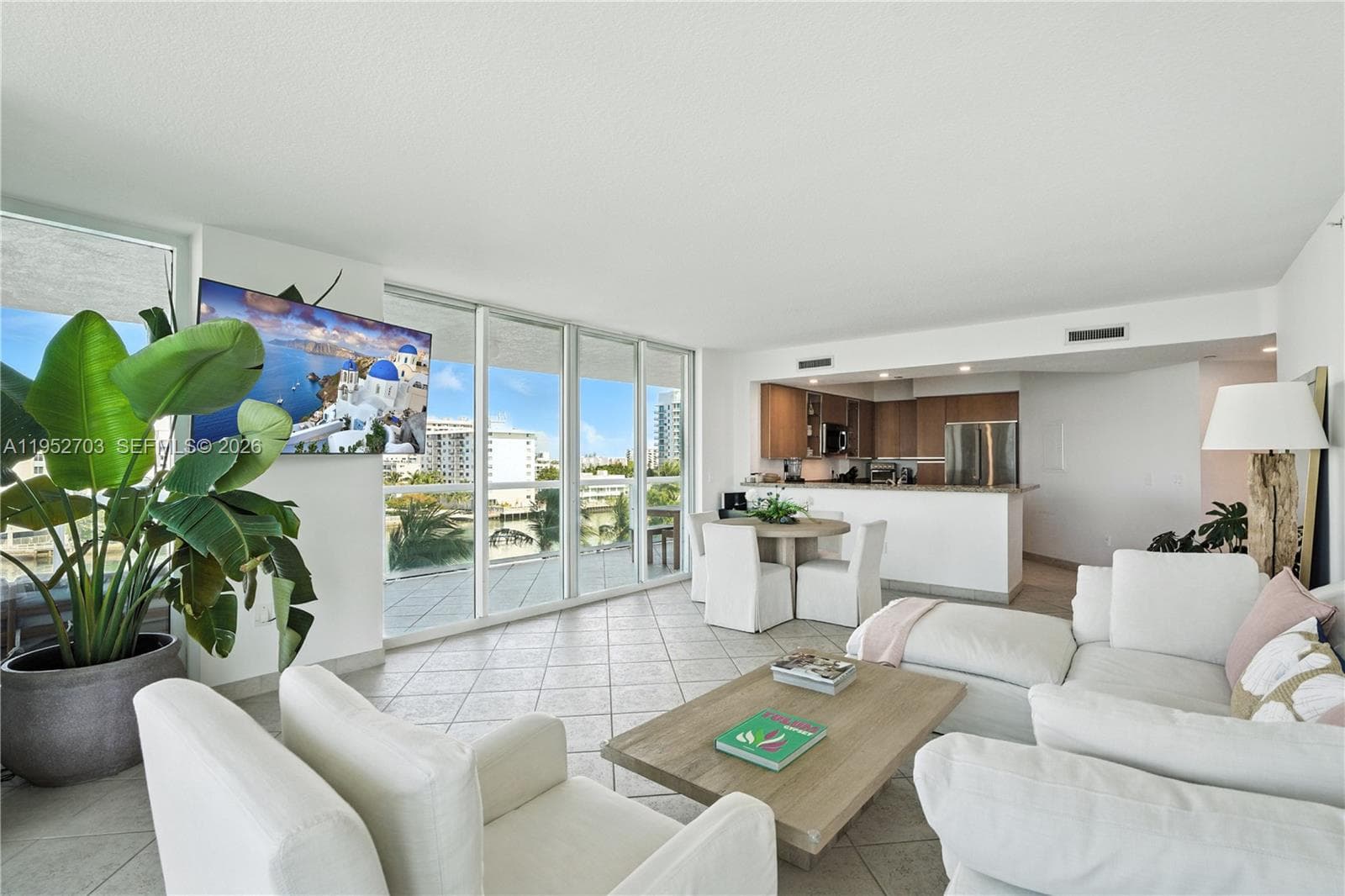 A11952703 — Miami Beach — 2