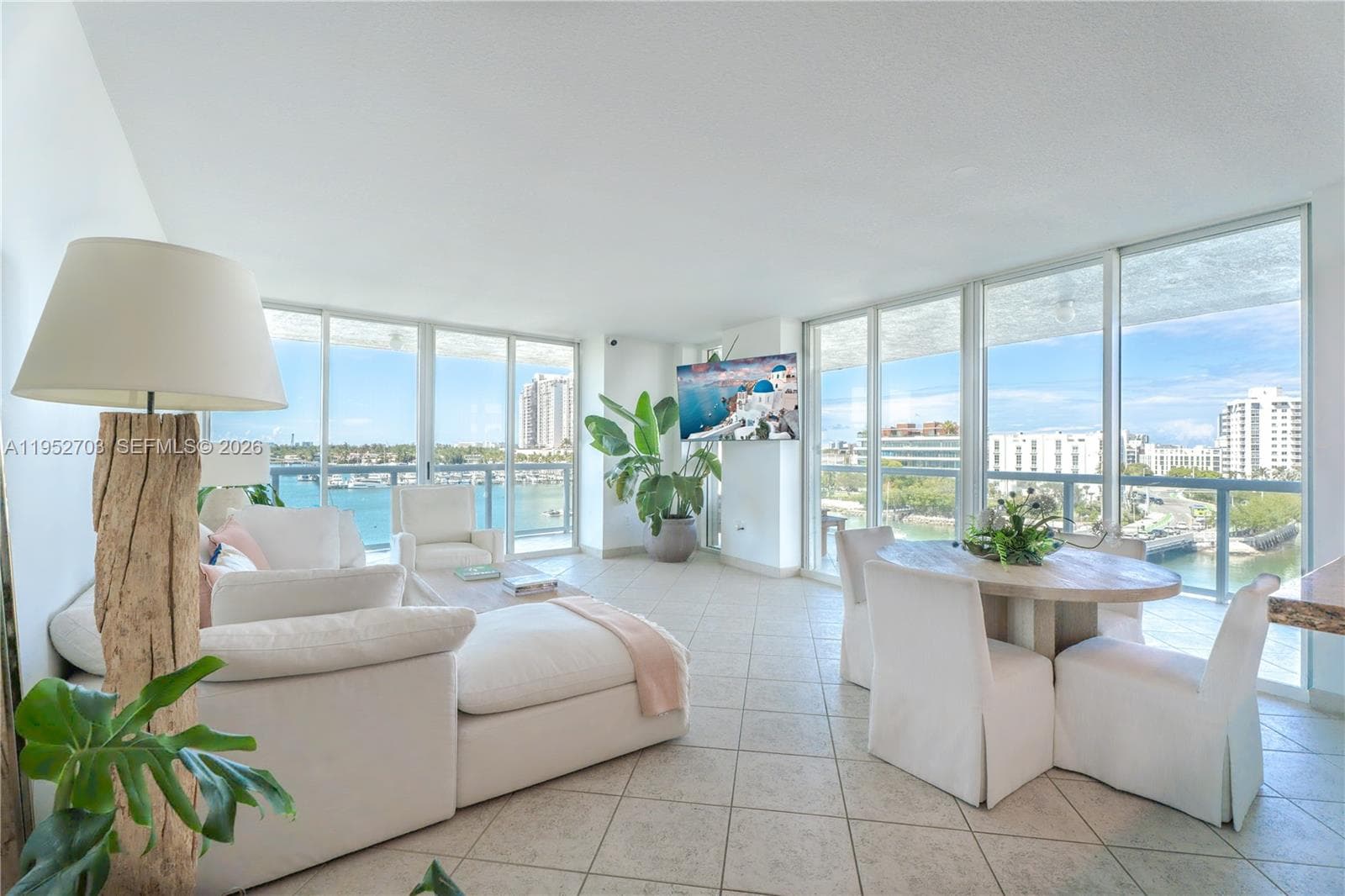 A11952703 — Miami Beach