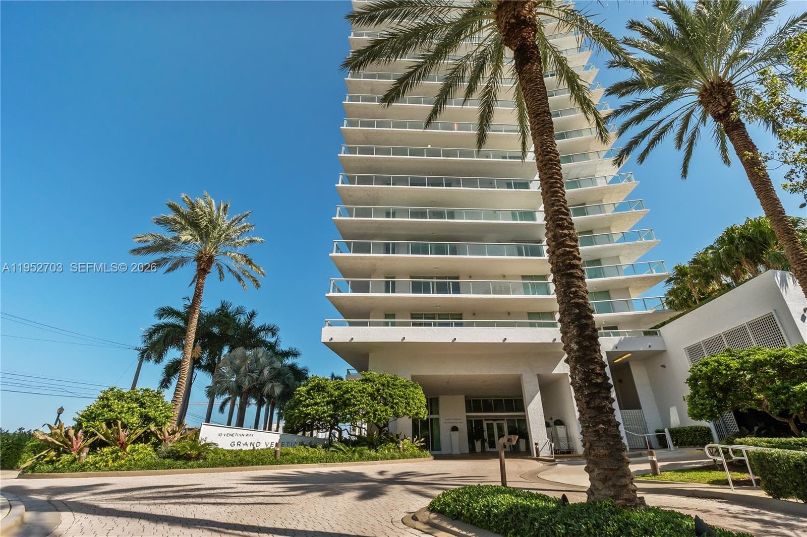 A11952703 — Miami Beach — 28