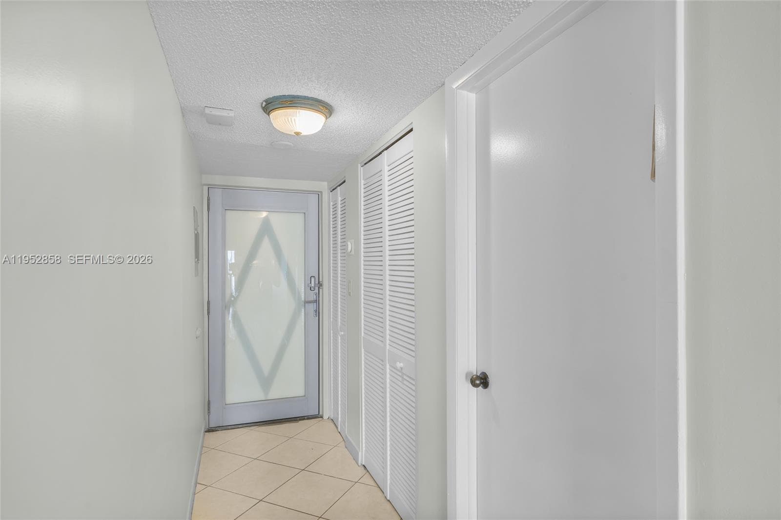 A11952858 — Miami Beach — 19