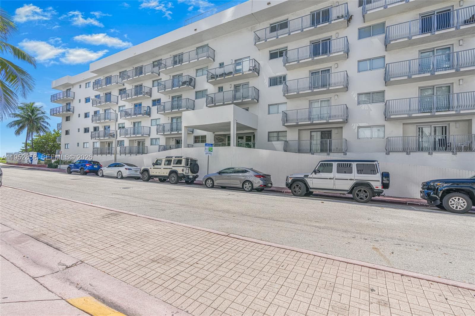 A11952858 — Miami Beach — 25