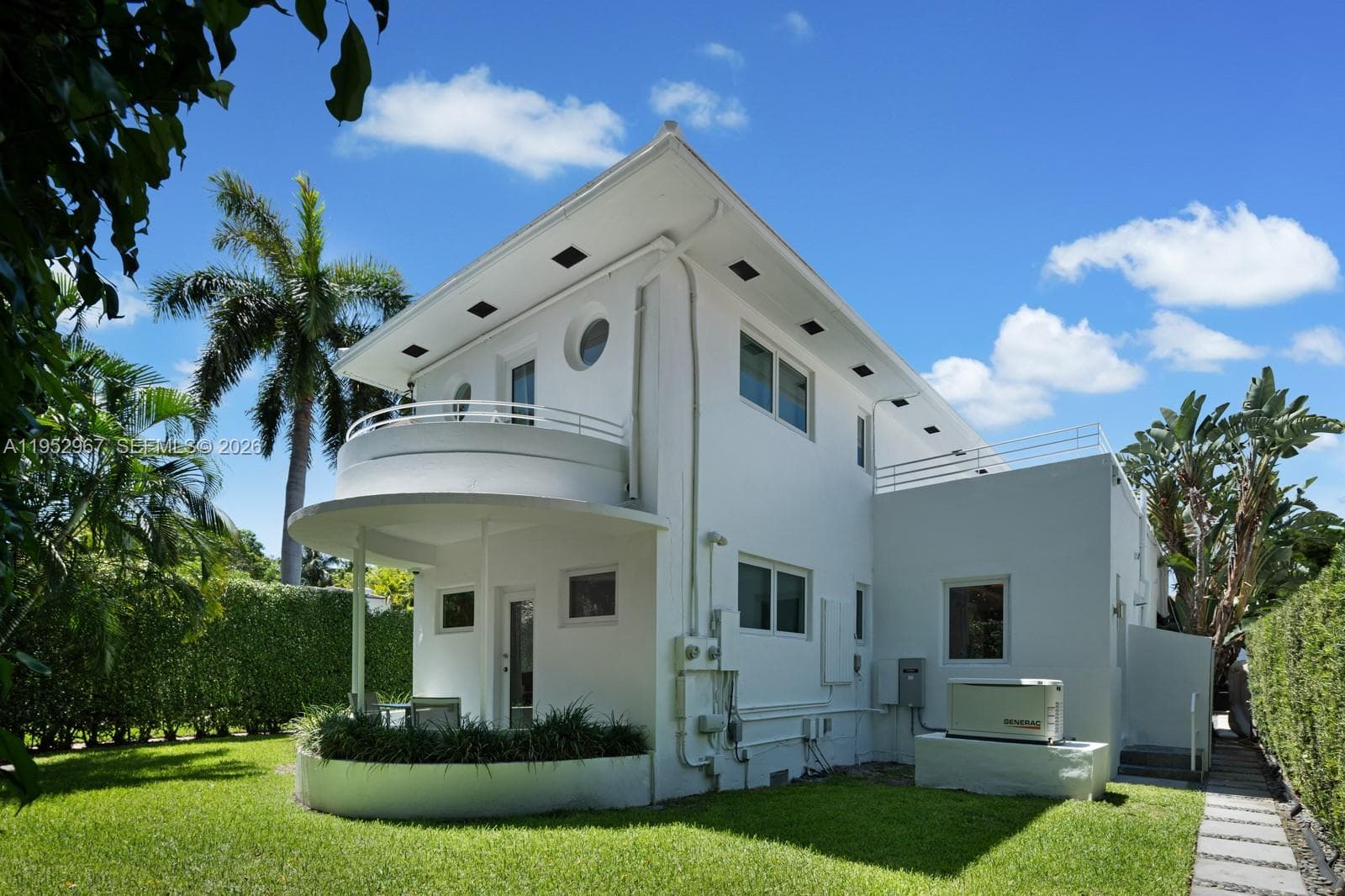 A11952967 — Miami Beach — 47