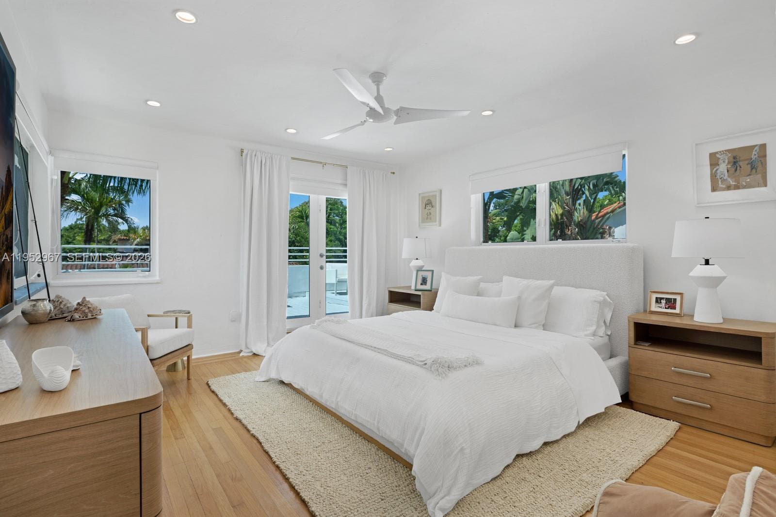 A11952967 — Miami Beach — 43