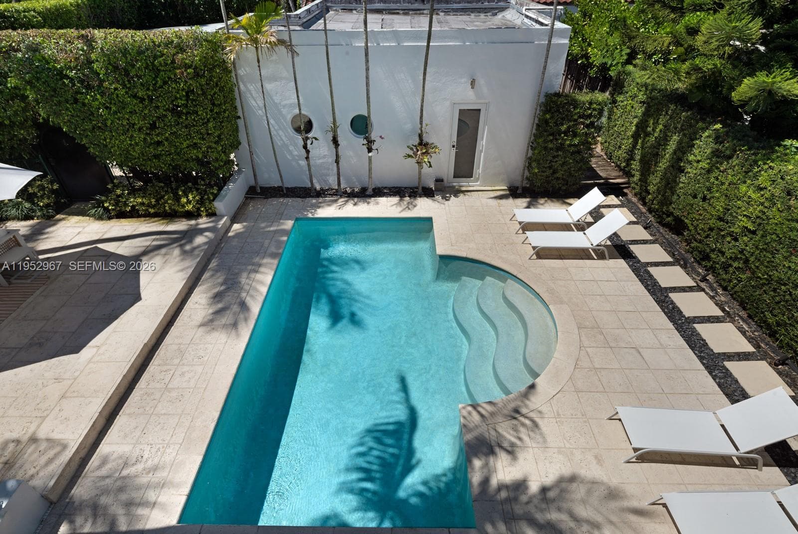 A11952967 — Miami Beach — 22