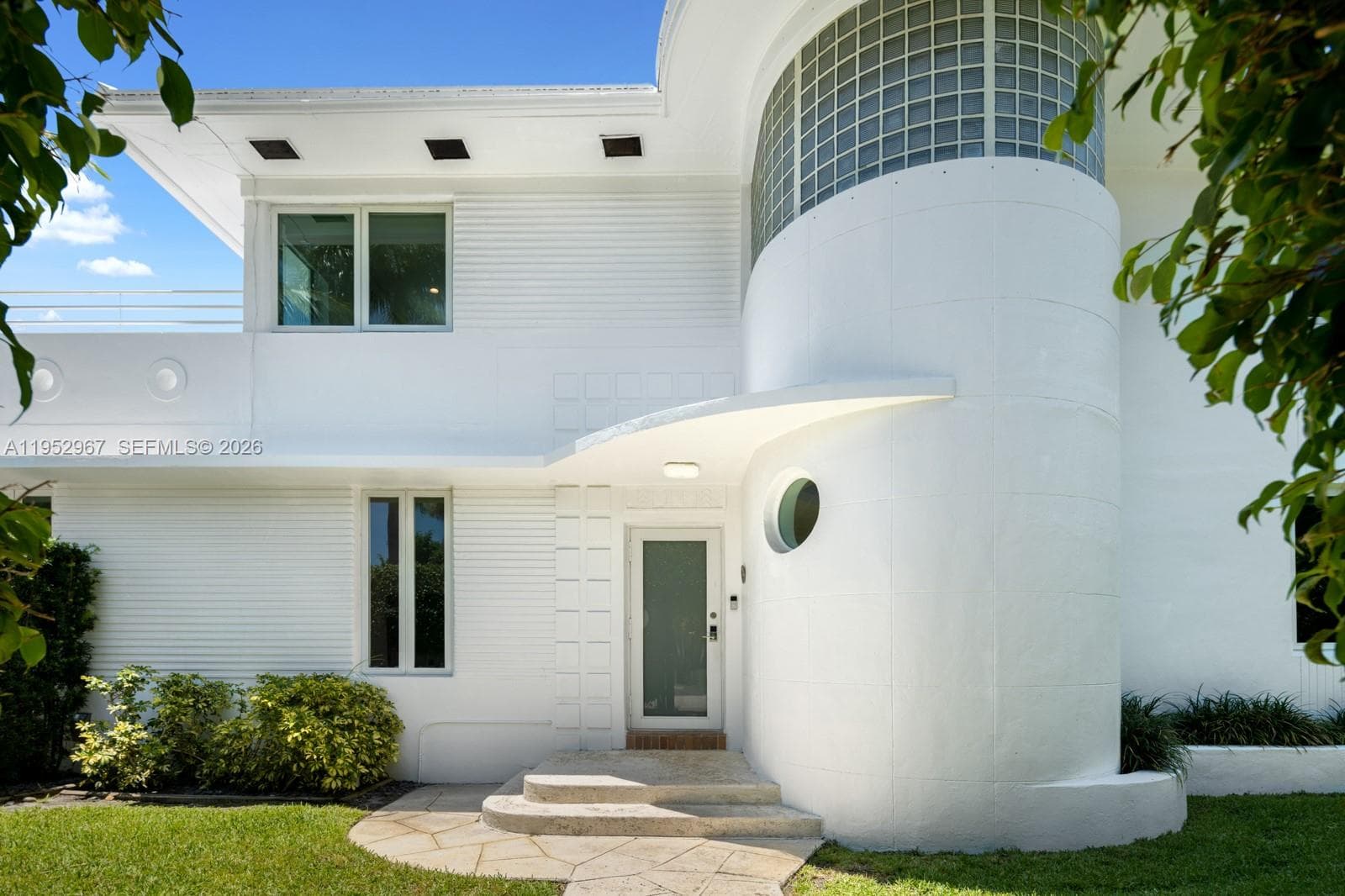 A11952967 — Miami Beach — 9