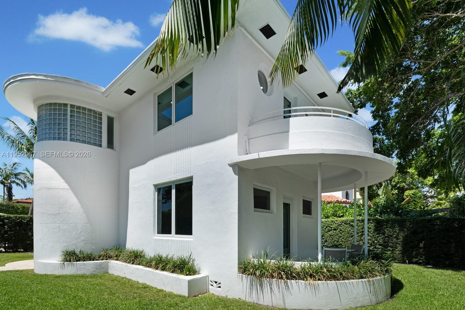 A11952967 — Miami Beach — 10