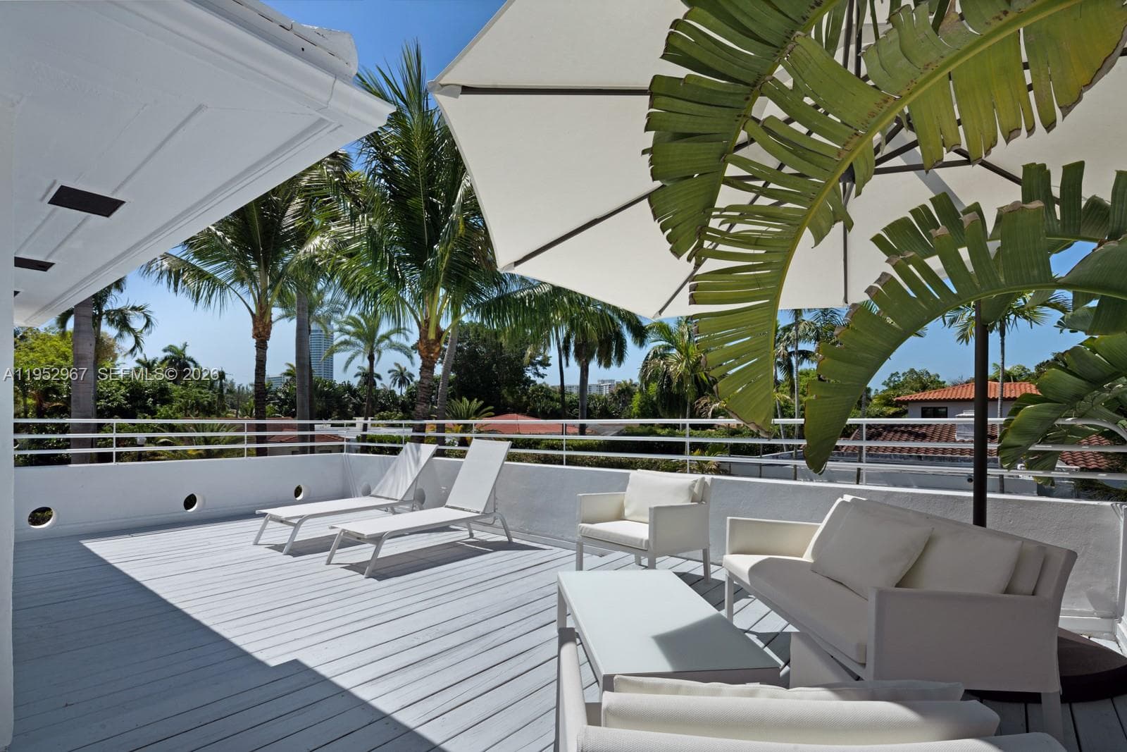 A11952967 — Miami Beach — 41