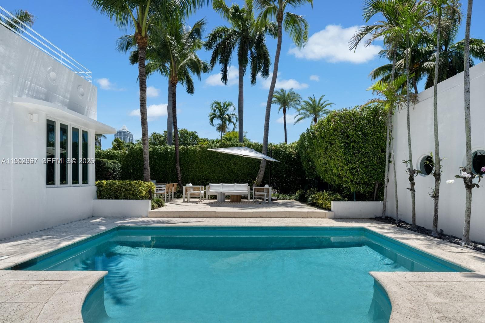 A11952967 — Miami Beach — 19