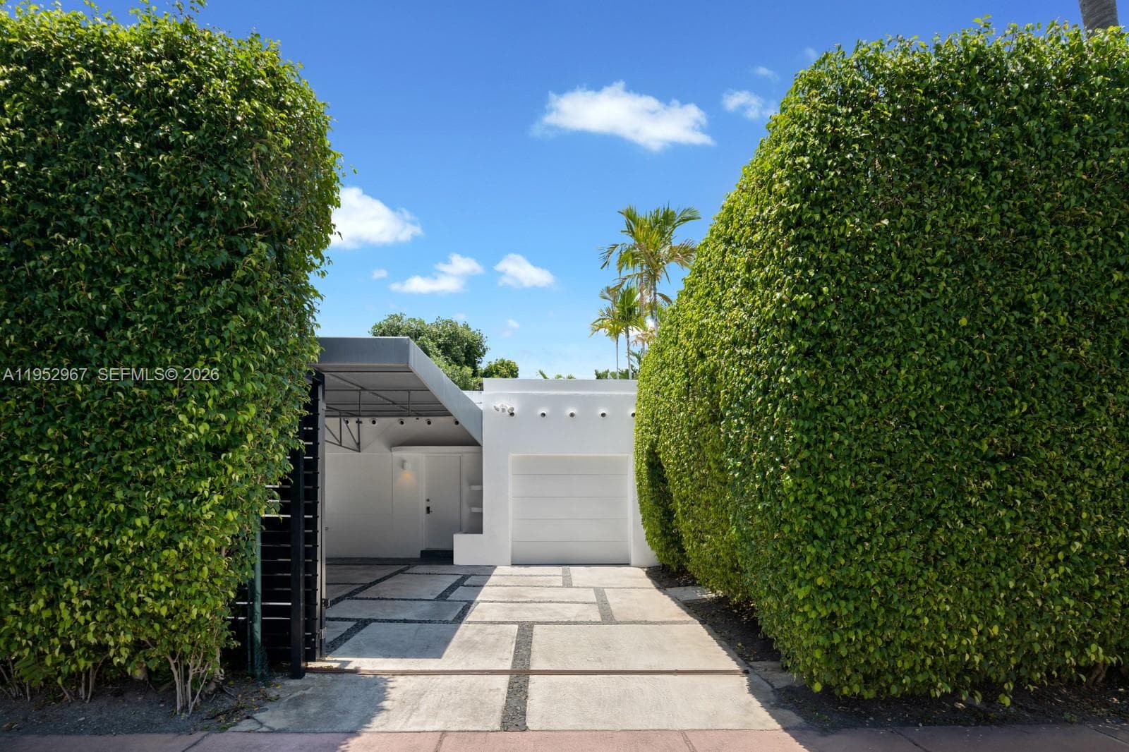 A11952967 — Miami Beach — 35