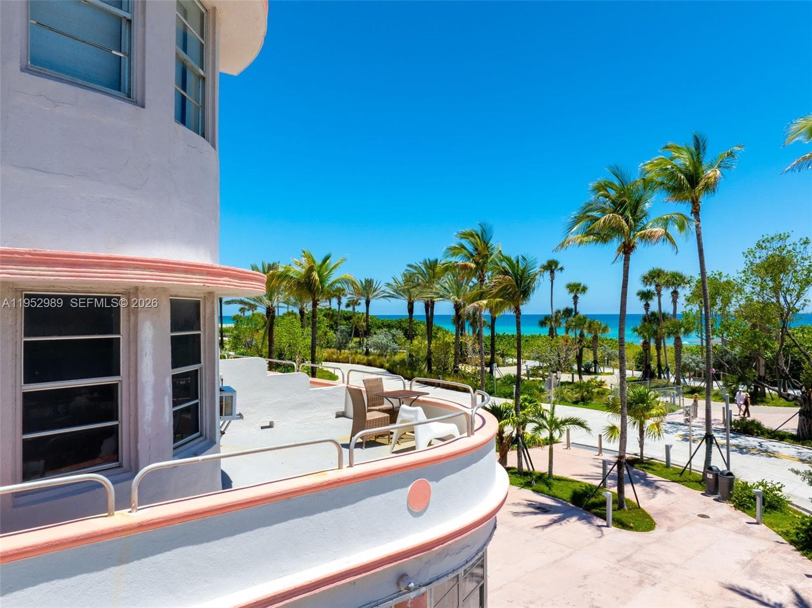 A11952989 — Miami Beach — 14