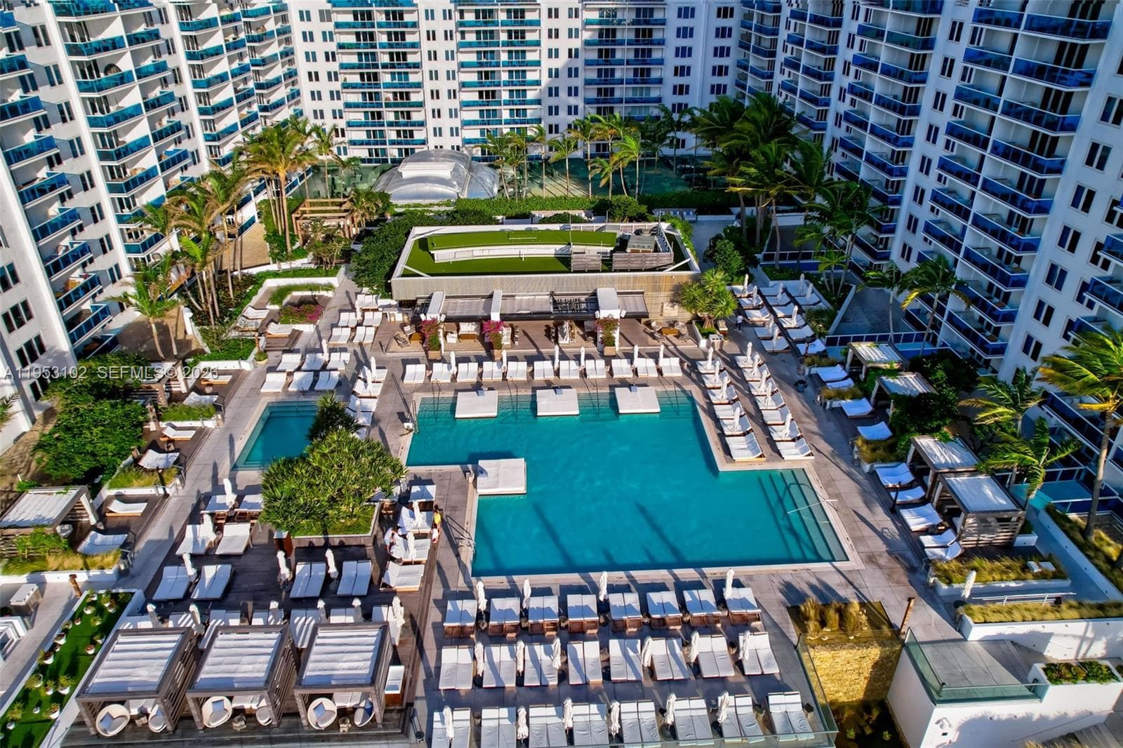 A11953102 — Miami Beach — 20