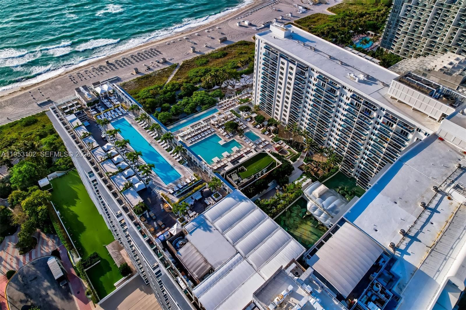 A11953102 — Miami Beach — 19