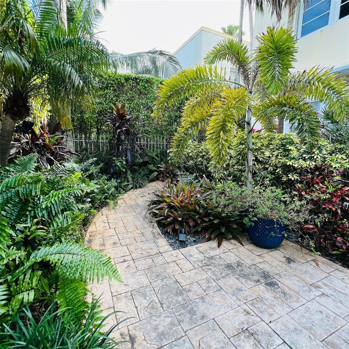A11953146 — Miami Beach — 22