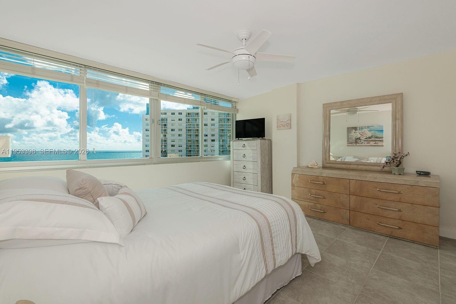 A11953398 — Miami Beach — 6