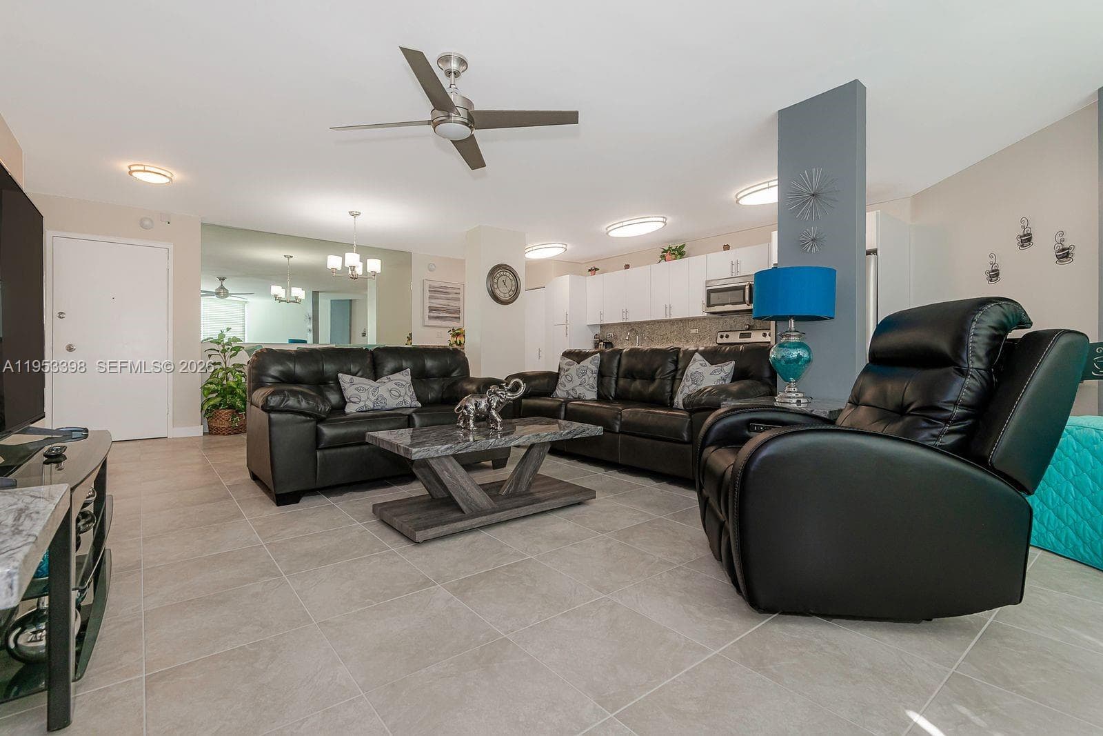 A11953398 — Miami Beach — 16