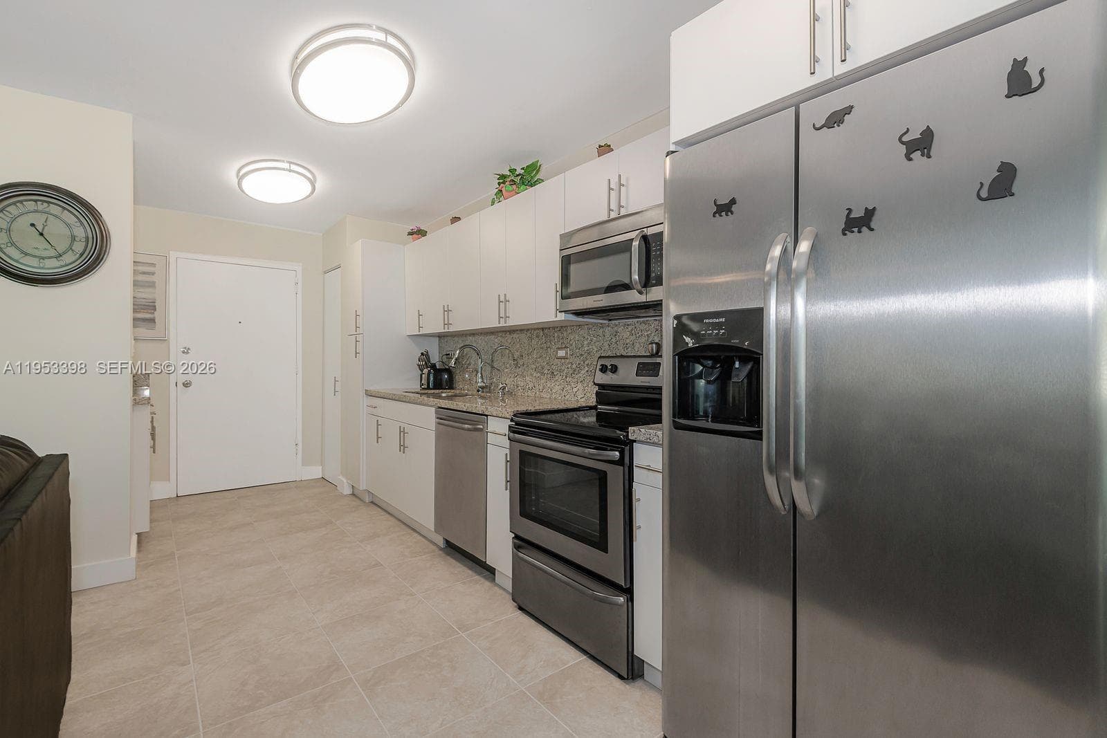 A11953398 — Miami Beach — 9