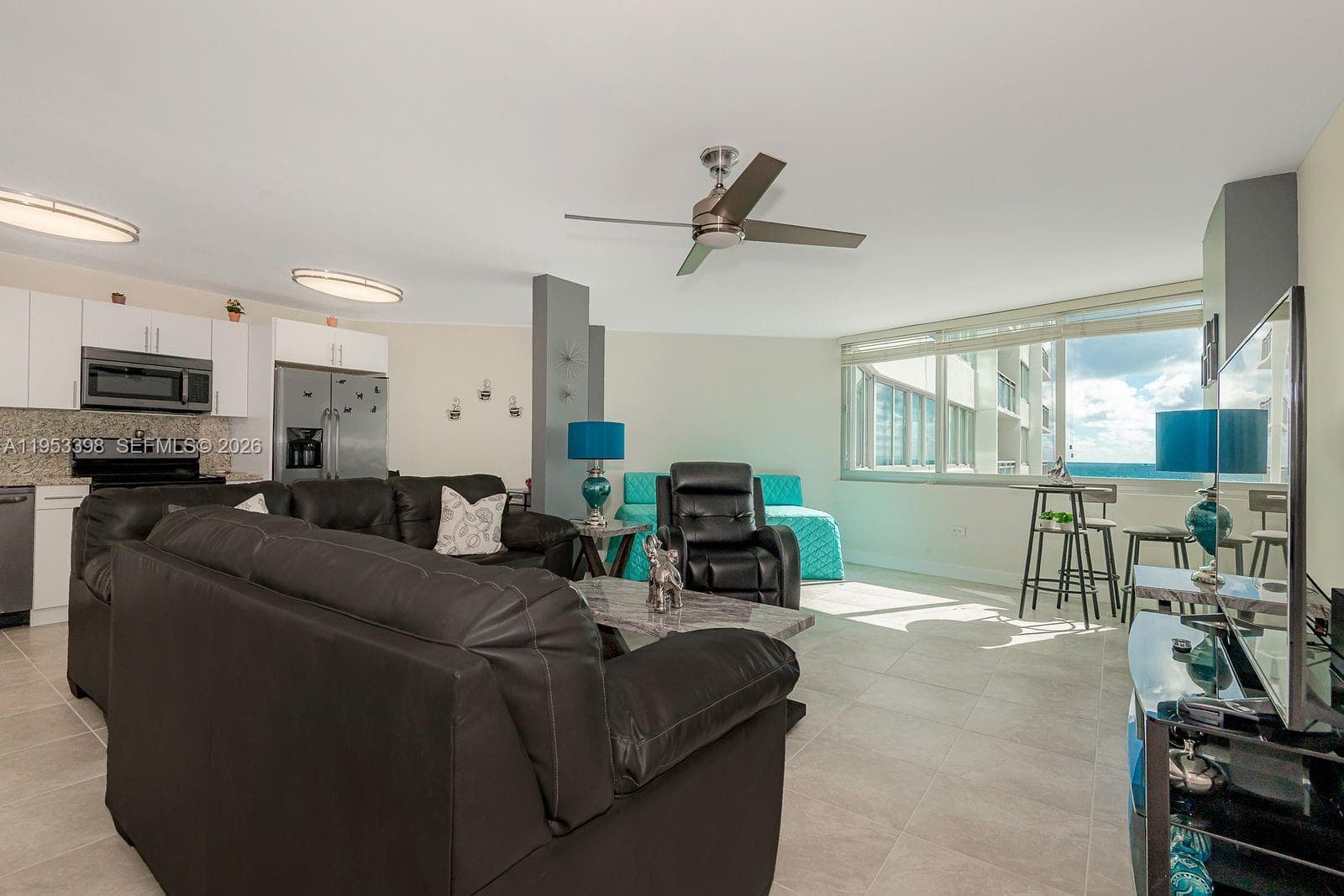 A11953398 — Miami Beach — 18