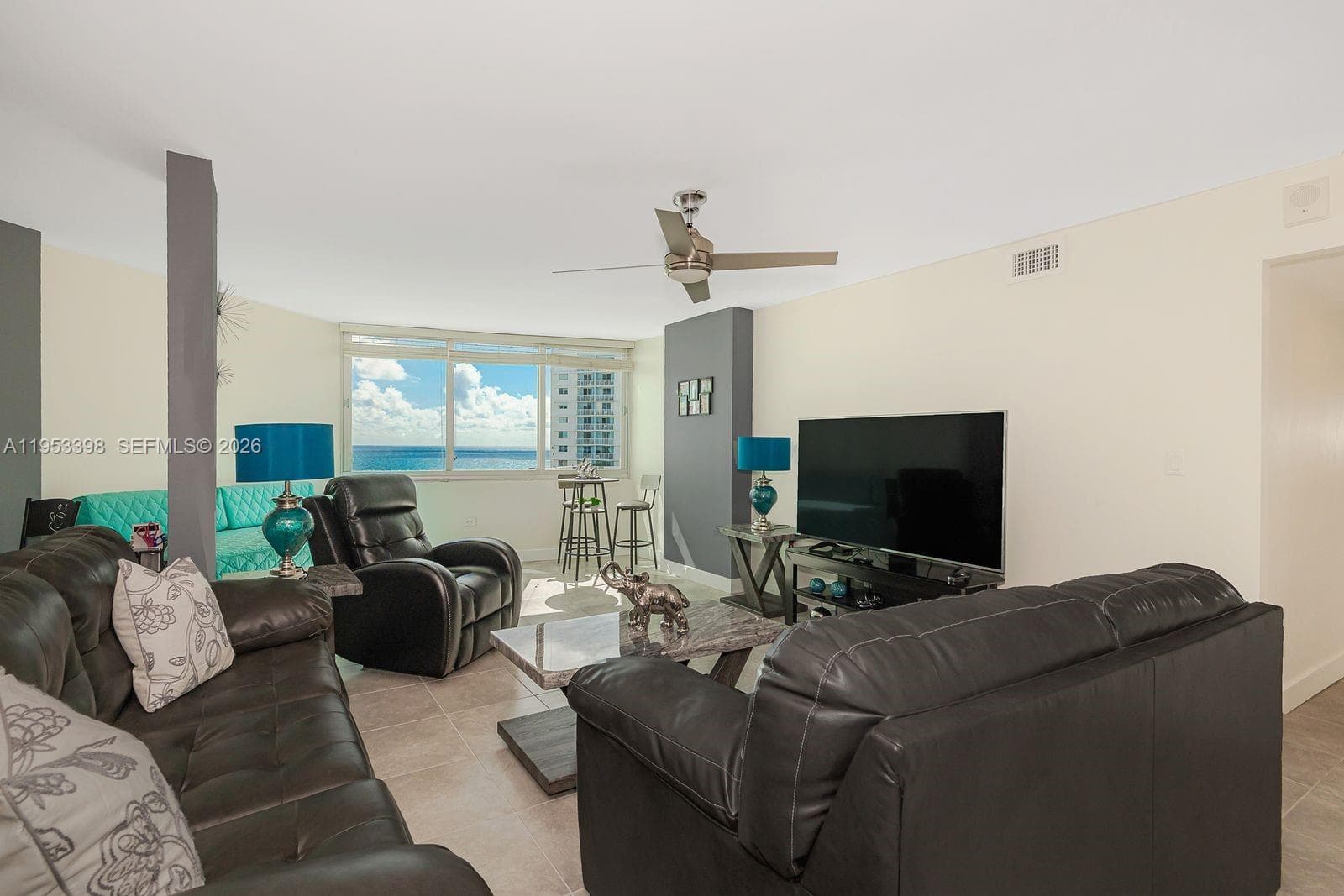 A11953398 — Miami Beach — 15