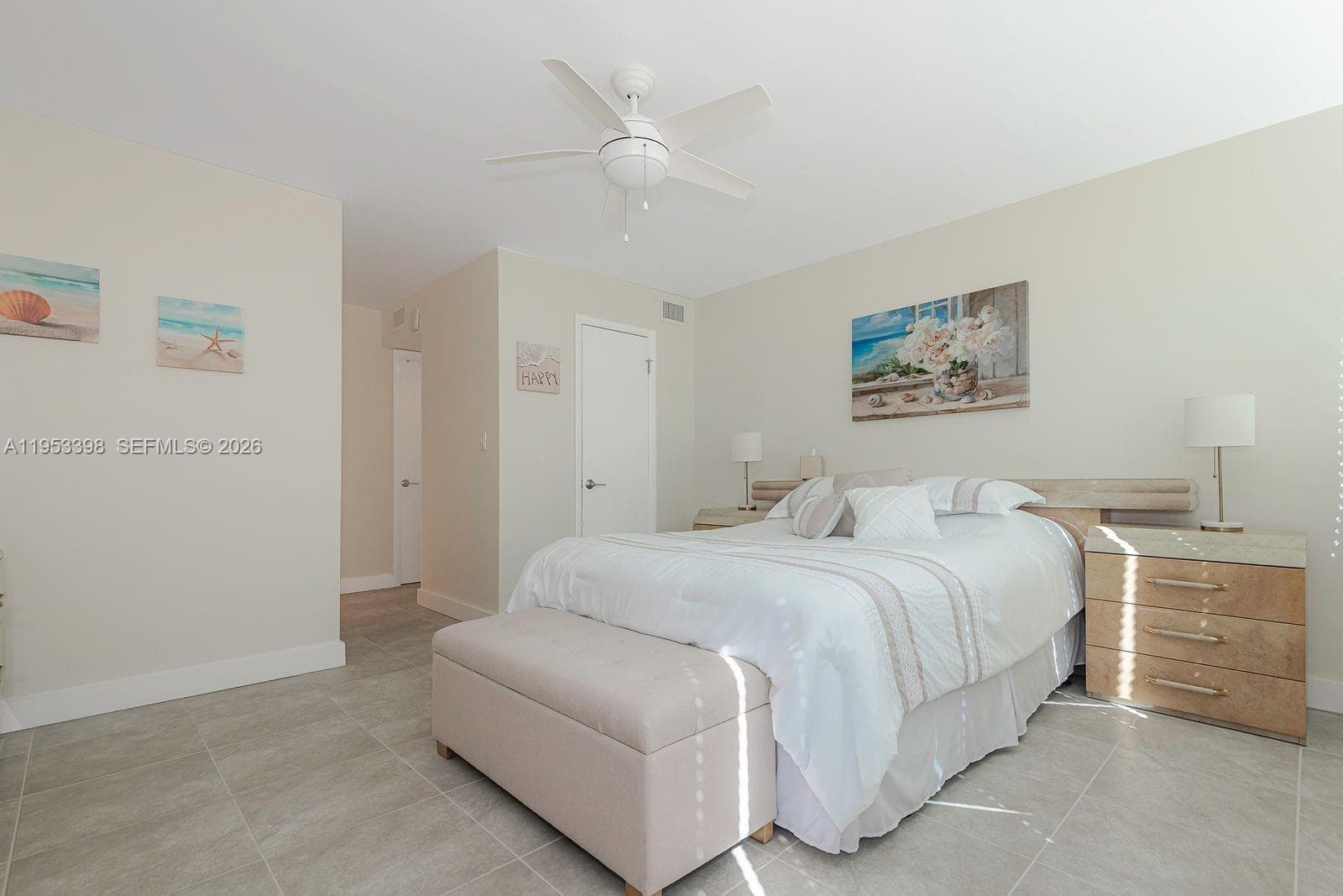 A11953398 — Miami Beach — 19