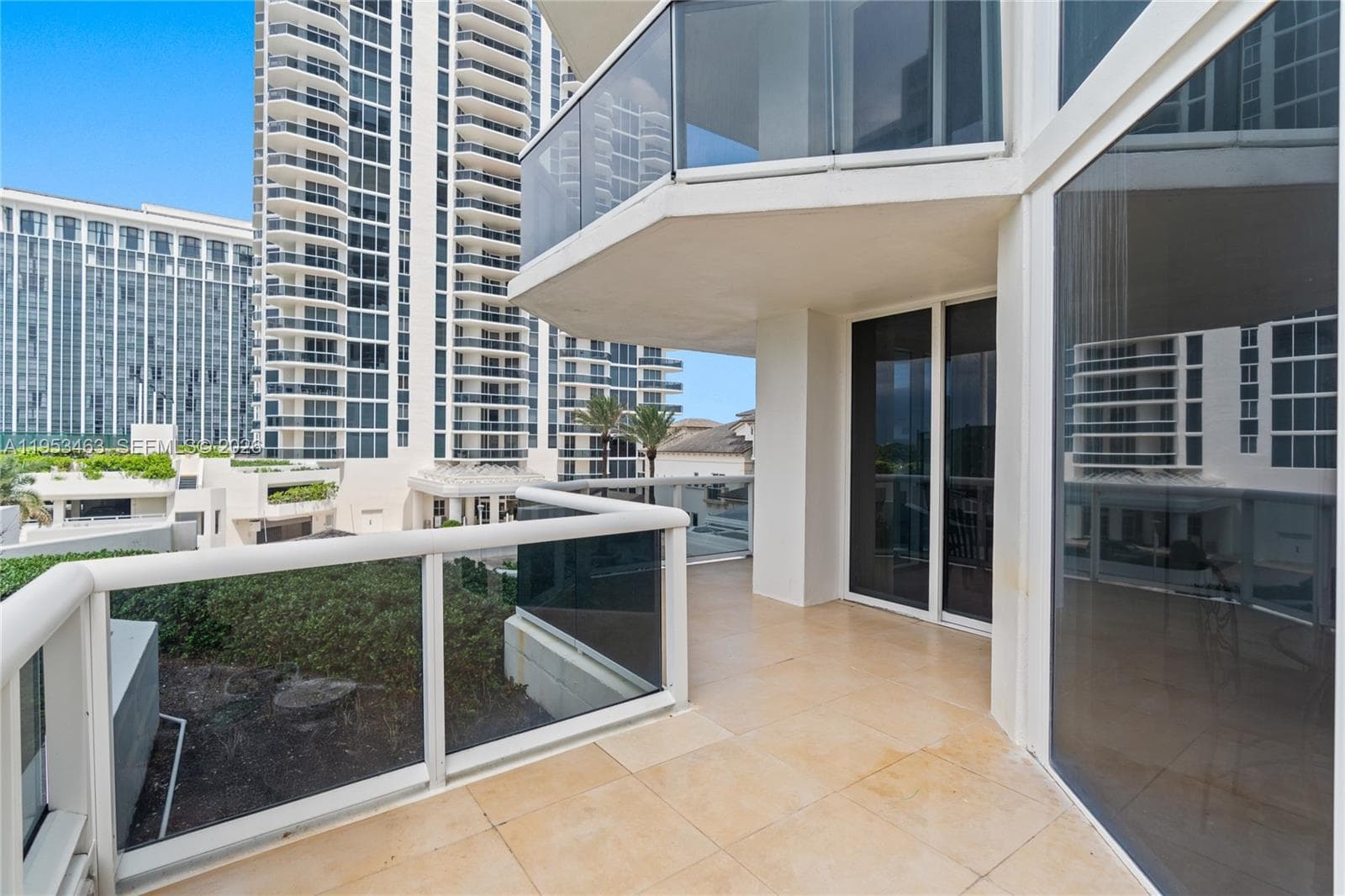 A11953463 — Miami Beach — 10