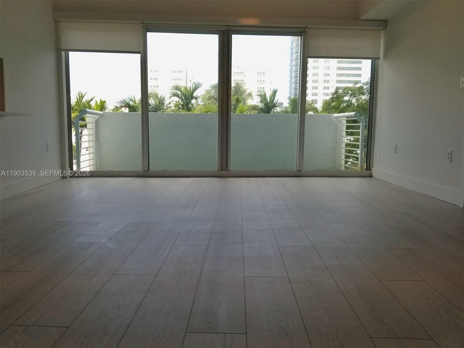 A11953539 — Miami Beach — 3