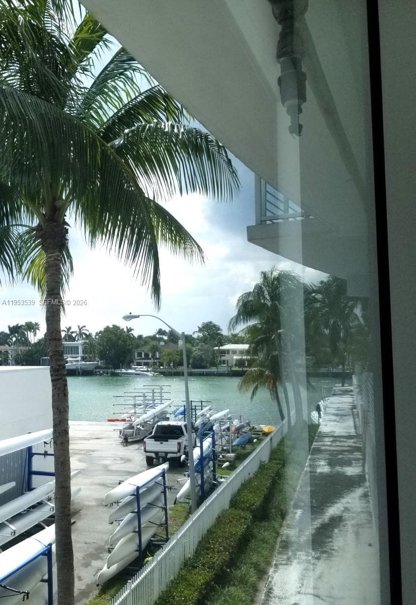 A11953539 — Miami Beach — 25