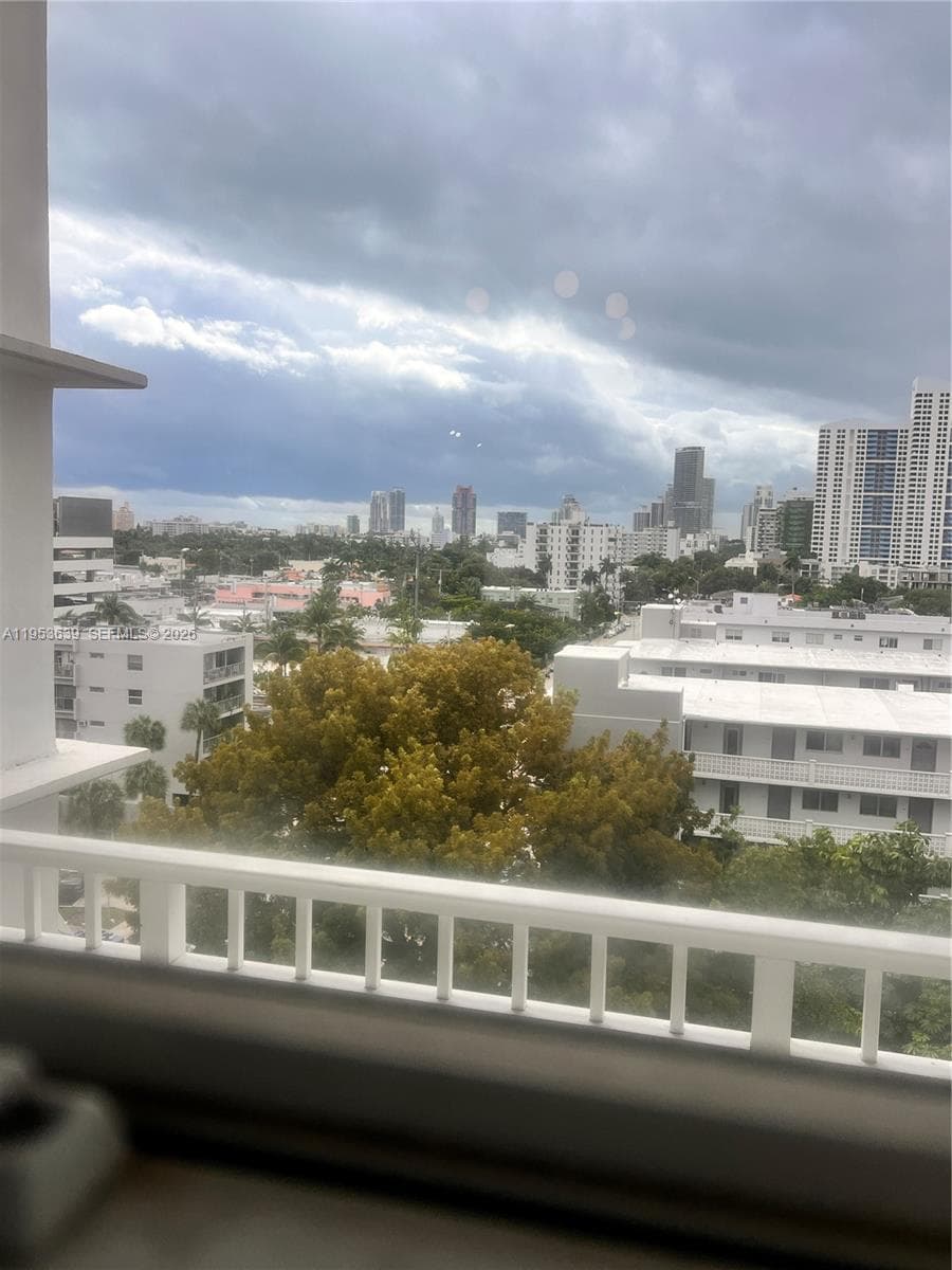 A11953639 — Miami Beach — 16